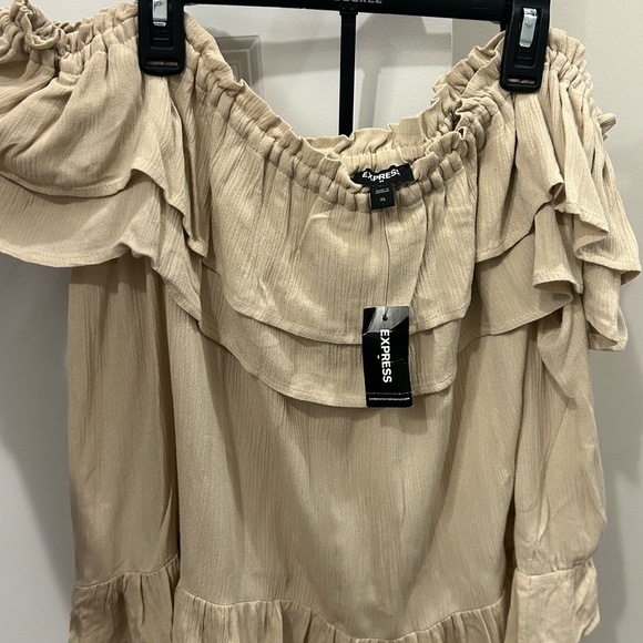 Express Tan Ruffled Off-Shoulder Blouse - Picture 4 of 4